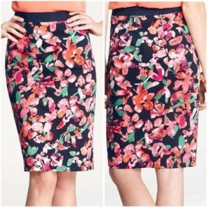 NEW ANN TAYLOR Colorful Wild Blooms Floral Print Pencil Skirt 10